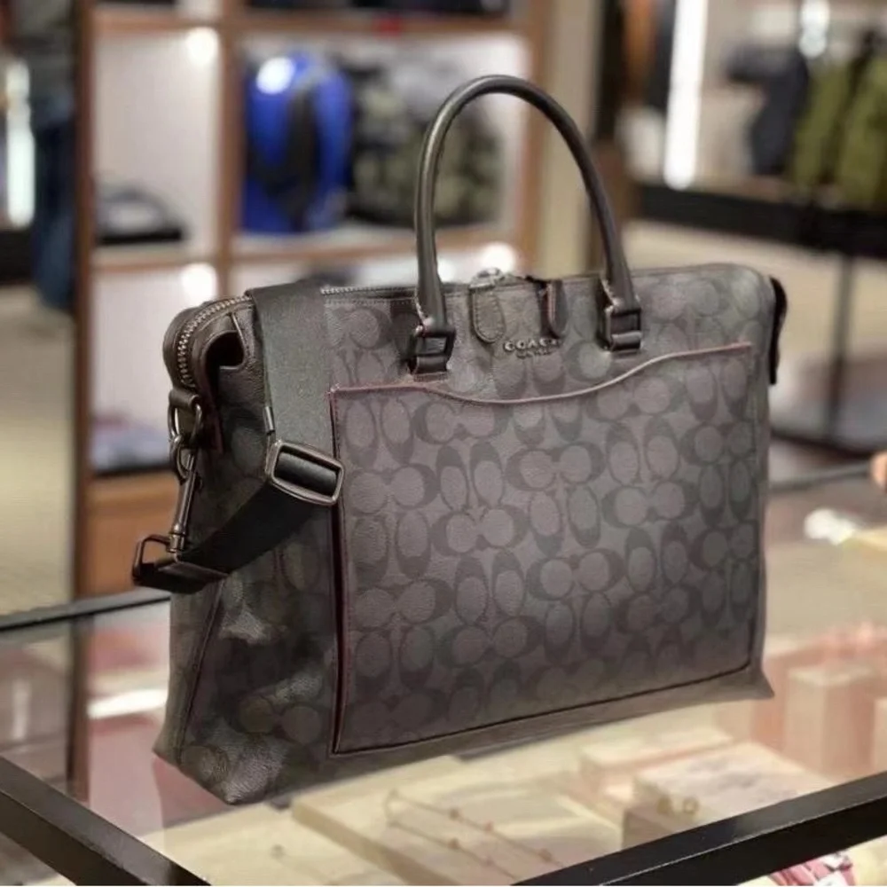 Coach Beckett Pocket Brief In Signature Canvas - Picture 2 of 6